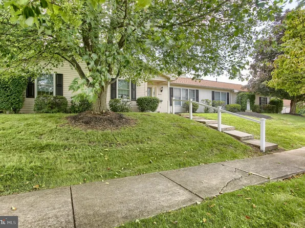 4601 Carrollton Dr, Harrisburg, PA 17112