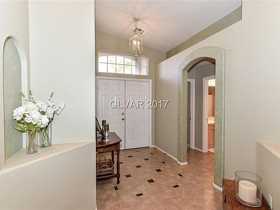 3rd image of 464 Garrafon Bay St