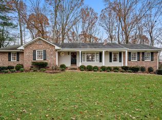 10515 Samaga Dr, Oakton, VA 22124