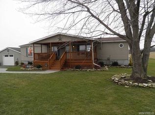 6450 Sparks Rd, Pavilion, NY 14525