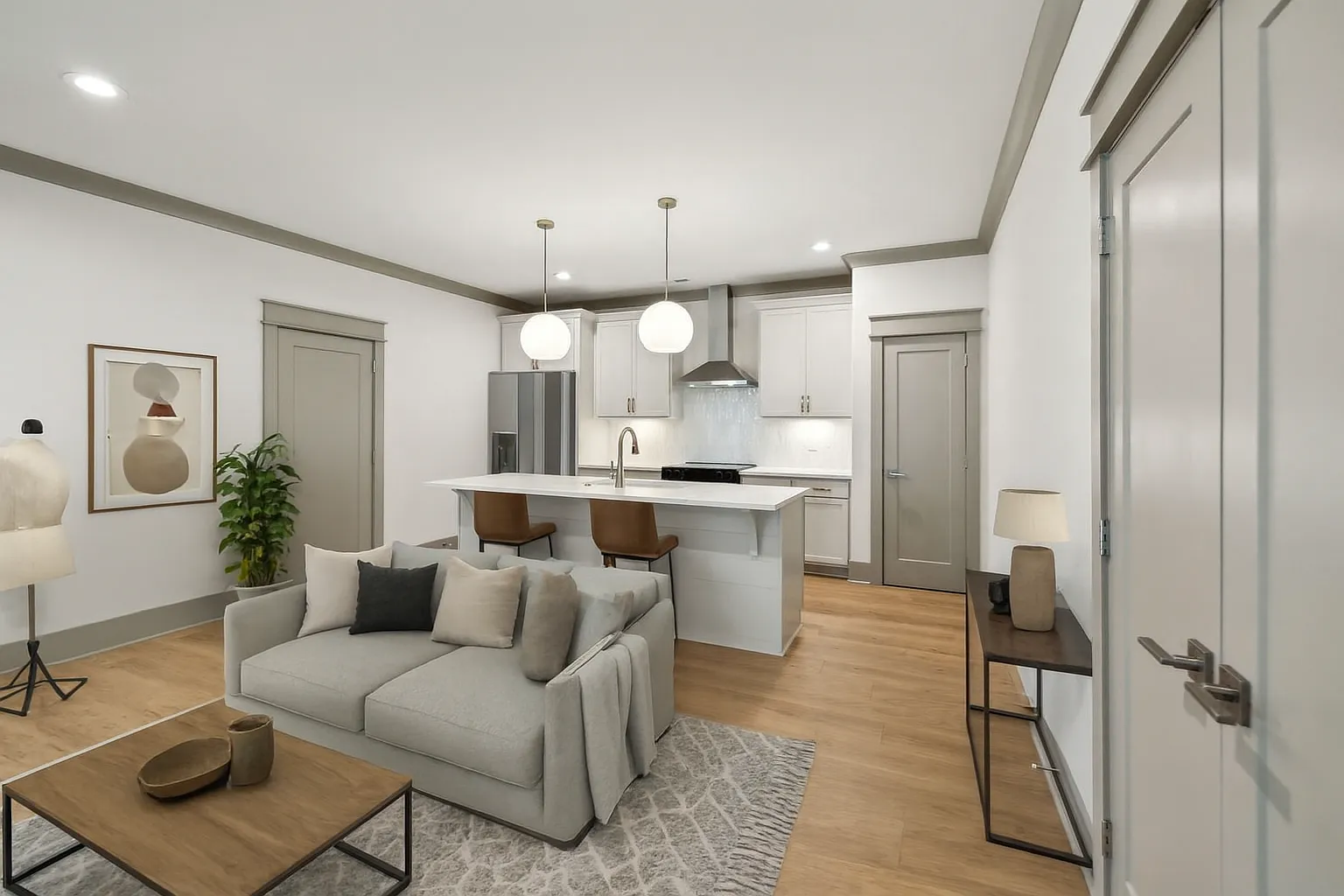 3 bed, 2.0 bath, 1800 sqft, $2,599 — Photo 4