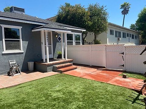 Private front yard