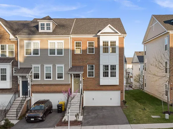 8312 Meadowood Dr, Hanover, MD 21076