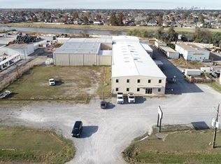 2206 Engineers Rd, Belle Chasse, LA 70037