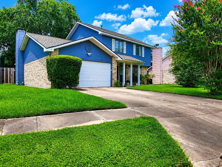 20434 Blue Juniper Dr — Photo 2