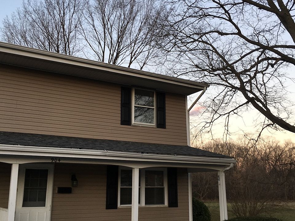 1st image of 904 Lakeview Dr #904