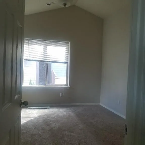 13007 NE 25th St — Photo 32