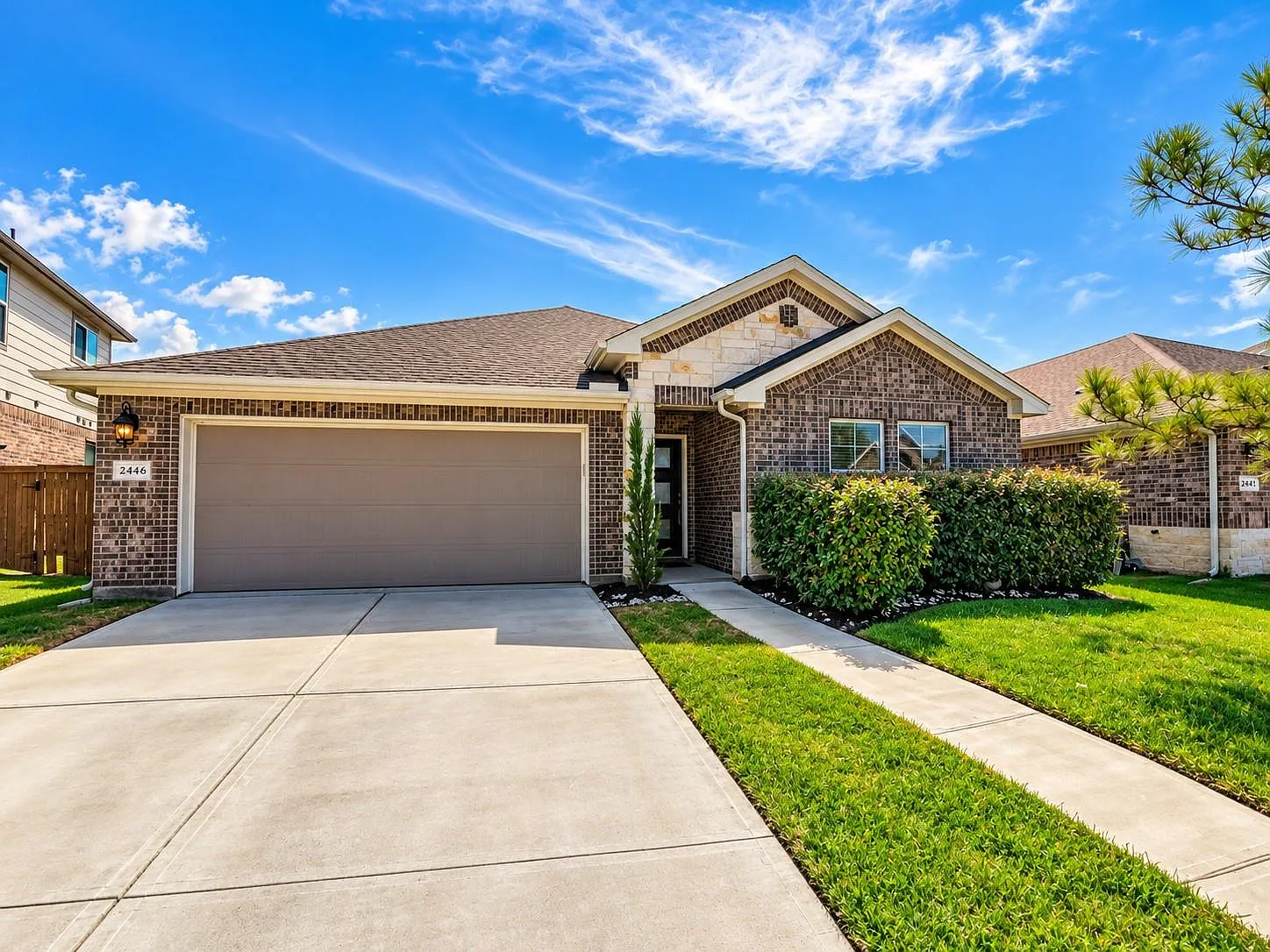 4 bed, 3.0 bath, 2070 sqft, $2,450 — Photo 2