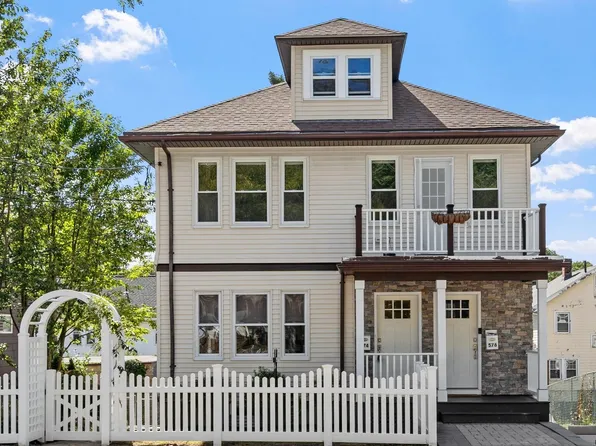 574-576 Lagrange St #574, West Roxbury, MA 02132