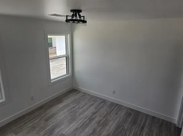 1511 N Springfield St, Berryville, AR