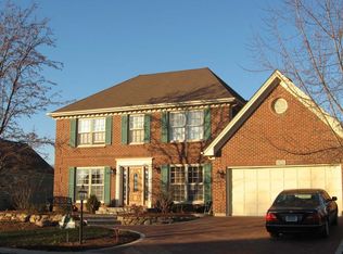 1N220 Partridge Dr, Carol Stream, IL 60188