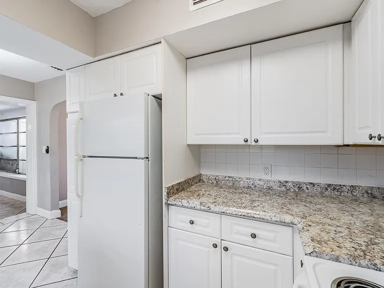 29 Westwood Ter N #MAIN HOUSE — Photo 10