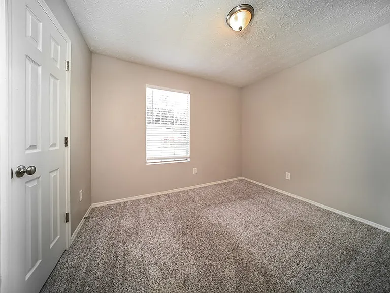 4919 Windsor Downs Dr — Photo 12