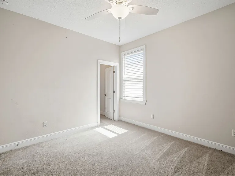 2411 W Fig St #1 — Photo 15