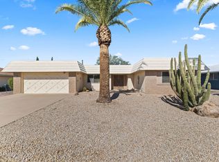 15826 N Lakeforest Dr, Sun City, AZ 85351