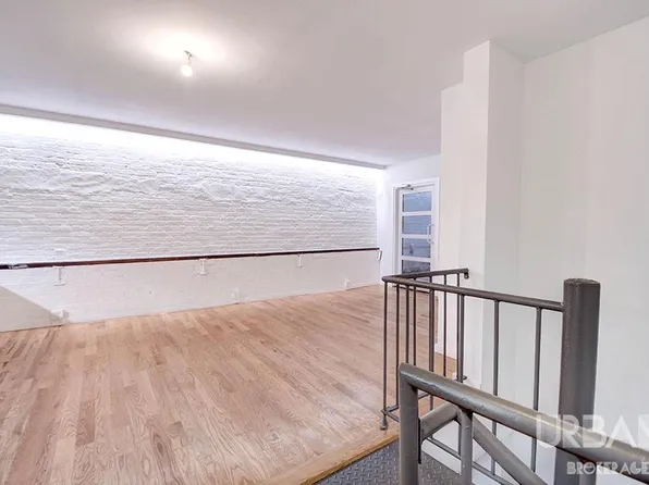 123 Bank Street image 1 of 11