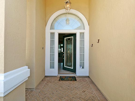 3rd image of 1912 Abercrombie Ln