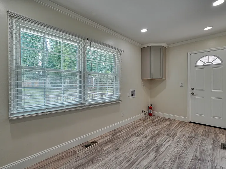 311 Pioneer Pl — Photo 12