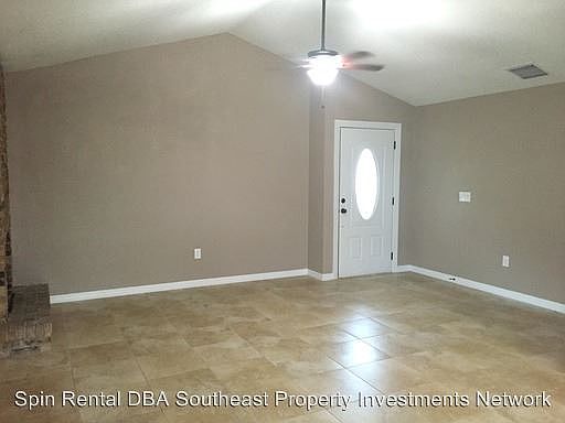 3rd image of 723 Candyce Ave