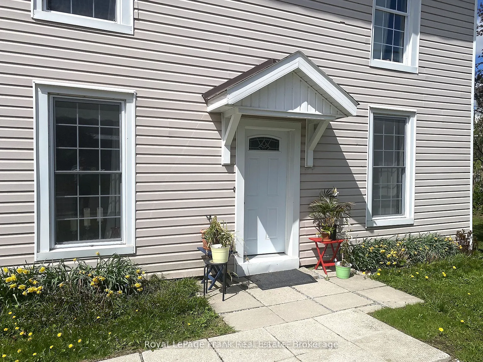 2 bed, $1,600 — Photo 1
