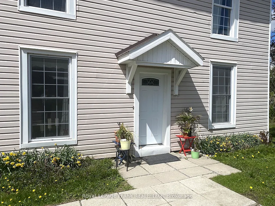 25 Percy St