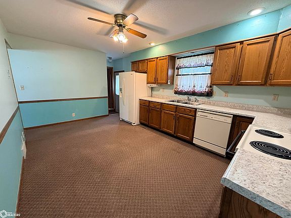 5th image of 603 4th St SE