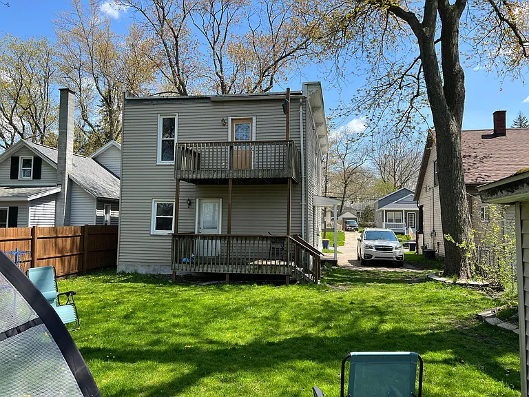 1361 Portland Ave NE #2 — Photo 2