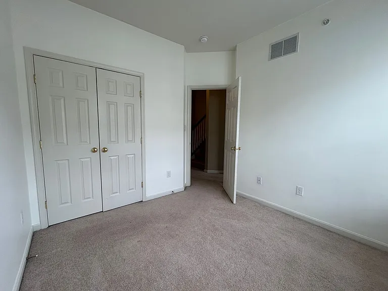 1379 Parish Ave — Photo 22