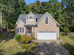 121 Dutch Hill Rd, Holly Springs, NC 27540