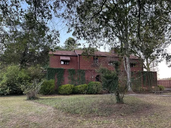 1511 Lexington Ave, Thomasville, NC 27360