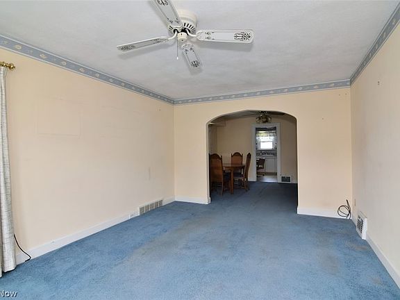 3rd image of 5406 Laverne Ave