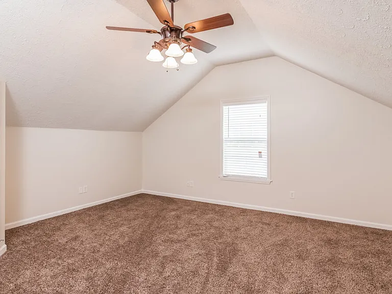 1907 Stoney Meadow Dr — Photo 9