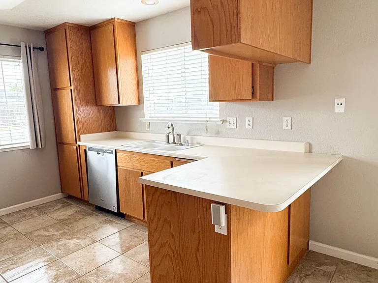 4108 Oak Ct — Photo 7
