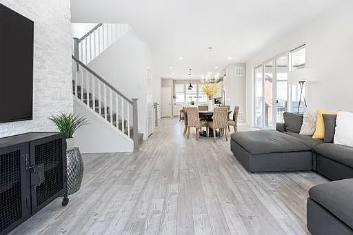 living room (second floor)