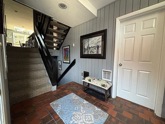 2nd image of 28 Tyler Spring Way #19