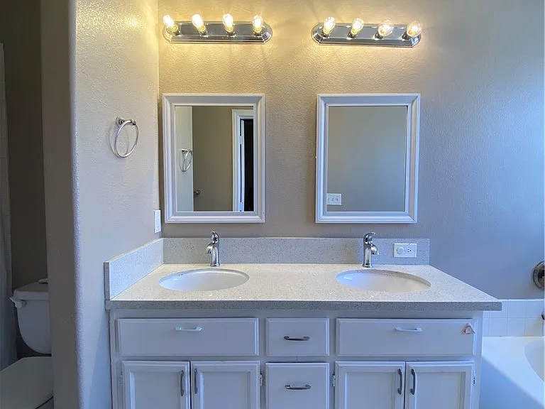 2118 Quinton Ave — Photo 2