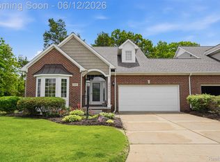 470 Delmar Ct, Highland, MI 48357