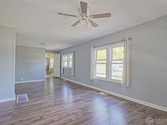 5th image of 3035 Oakmont Ave