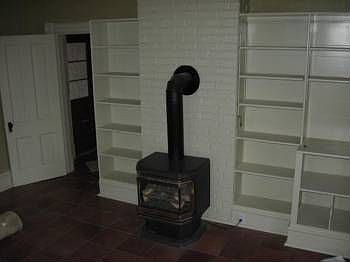 4th image of 802 Steele St