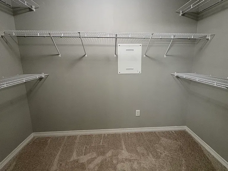 8711 Londonderry Ct — Photo 5