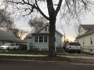 815 Charles St, Aurora, IL 60506