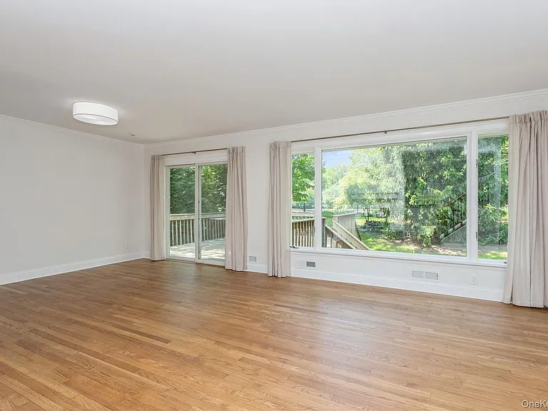 9 Marlene Ct — Photo 4