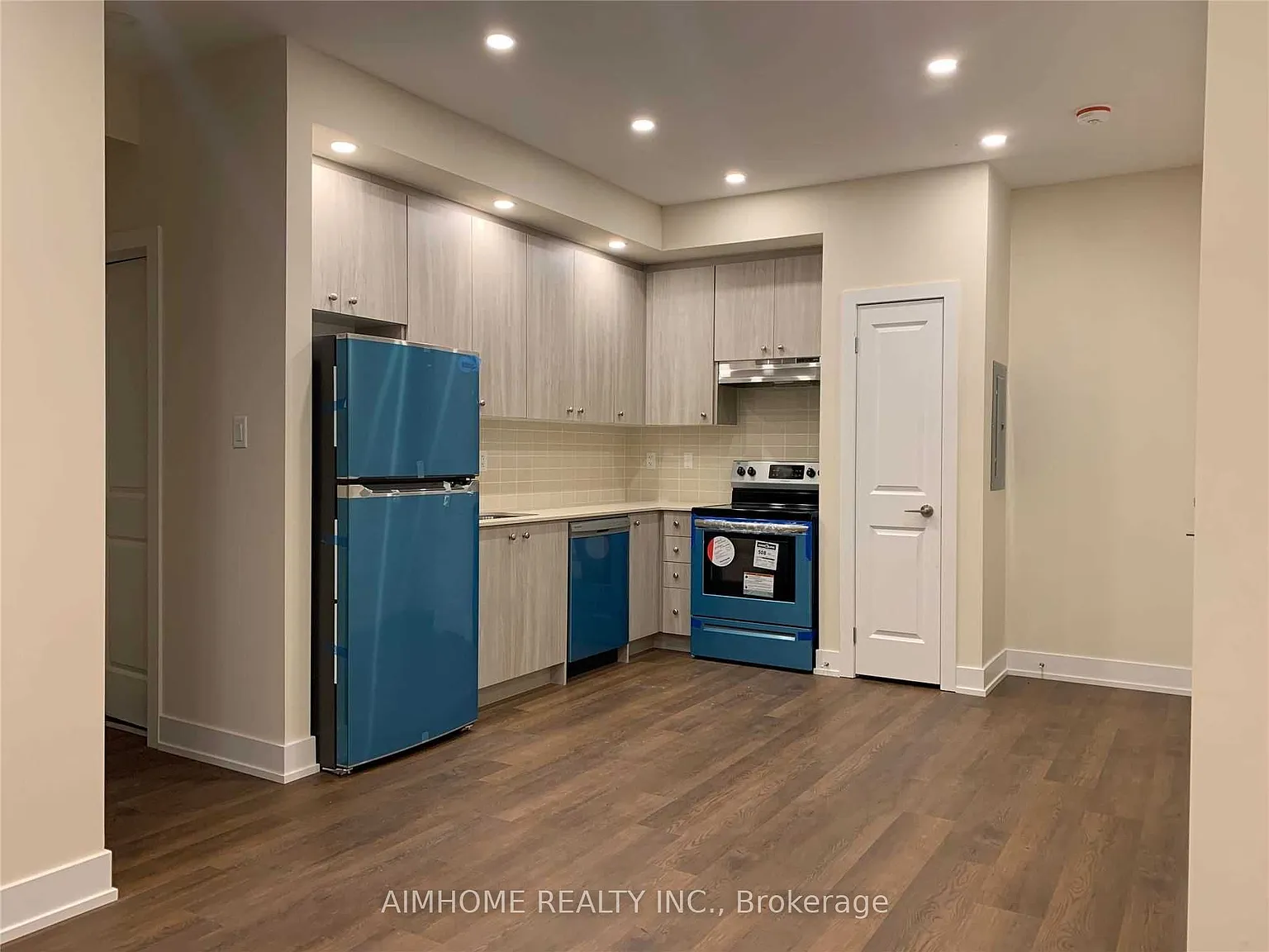 3 bed, $2,800 — Photo 2