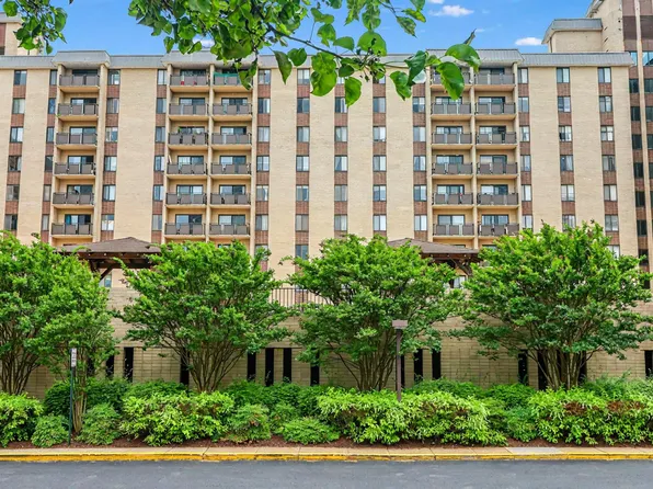 3100 S Manchester St APT 224, Falls Church, VA 22044