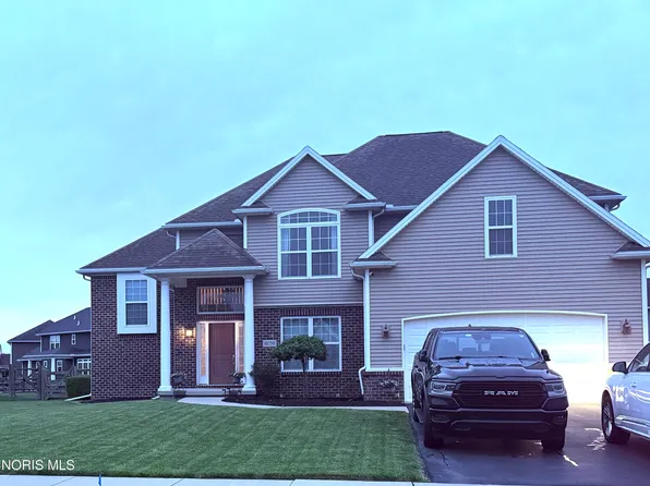 10750 Sun Trace Dr, Perrysburg, OH 43551