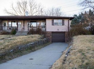 7433 Pasadena Cir, Omaha, NE 68124