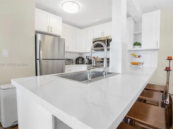 9682 Fontainebleau Blvd APT 503, Miami, FL 33172