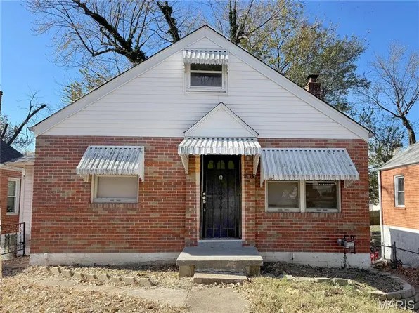 9835 Green Valley Dr, Saint Louis, MO 63136