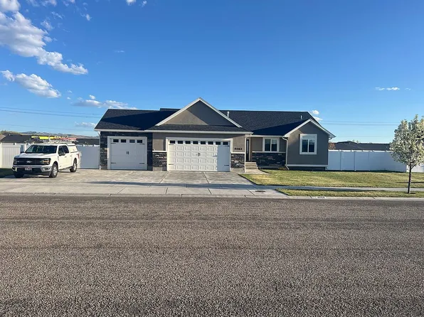 4062 E Rocky Mountain Dr, Ammon, ID 83406