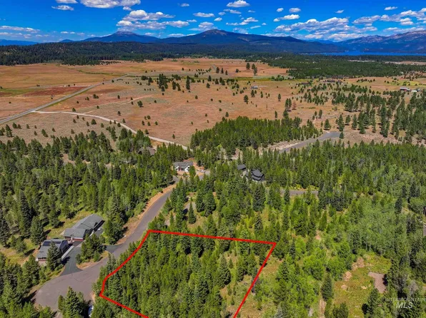8 Haymaker Rd, McCall, ID 83638